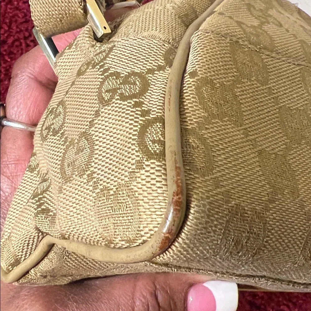 GUCCI authentic VINTAGE MONOGRAM HALF MOON MINI POUCHETTE BAG - Picture 12 of 17